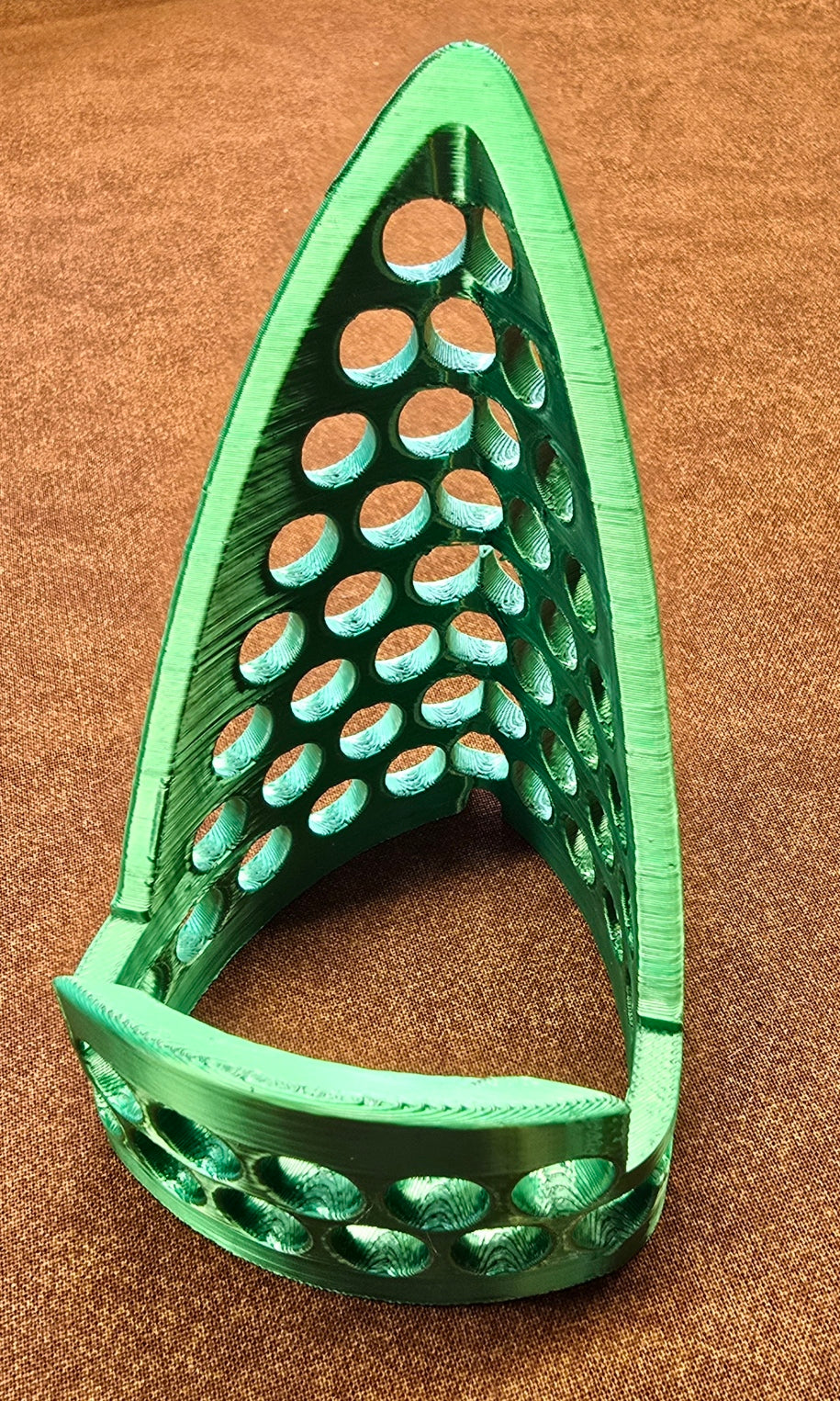 3D-Printed Geometric Cell Phone Stand