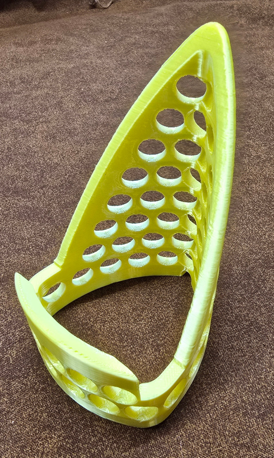 3D-Printed Geometric Cell Phone Stand